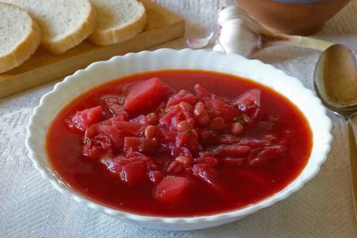 Як зварити щі з томатною пастою