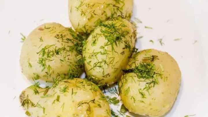Як смачно приготувати картоплю з м 'ясом