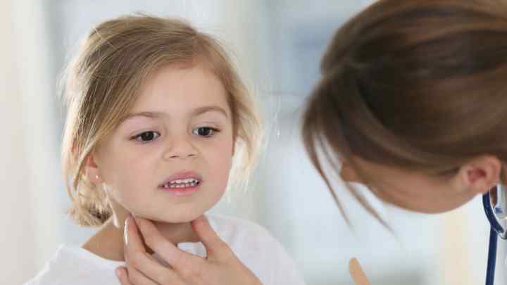 Як вилікувати фарингіт у дитини