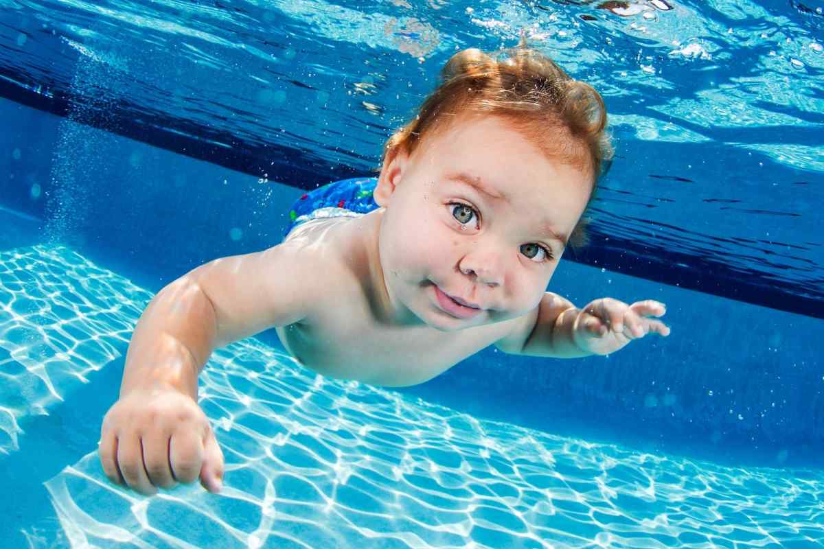 Навіщо ходити з малюком в басейн