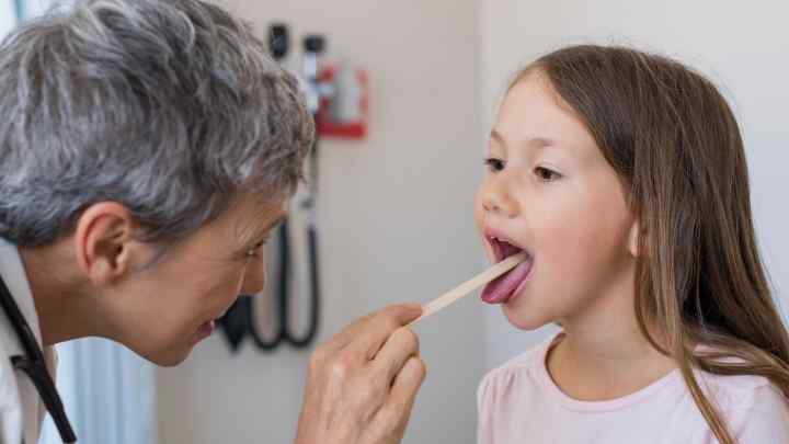 Катаральний глосіт у дітей: симптоми, причини, лікування