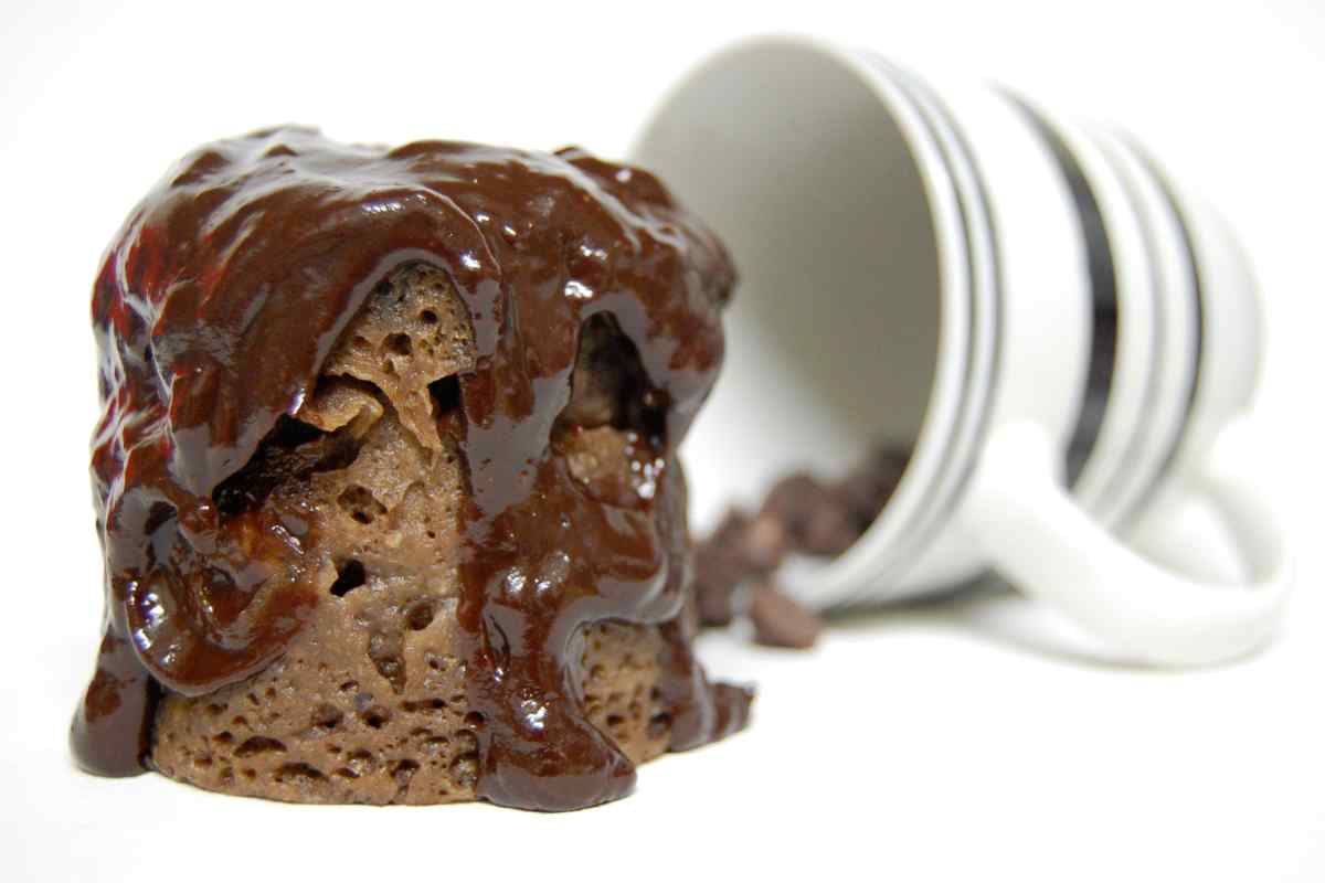Ванільний і шоколадний кекс у мікрохвильовці