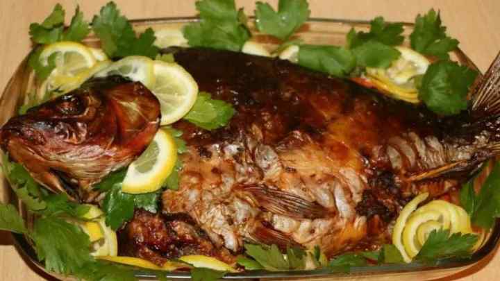 Як приготувати рибу в духовці: рецепти