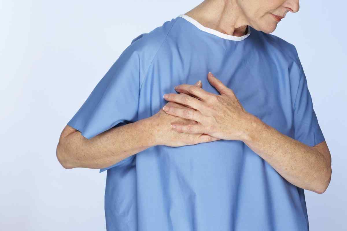 Біль у серці при кашлі: можливі причини та особливості лікування