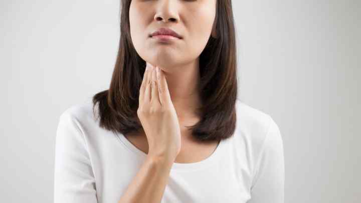 Болі у вухах і горлі: причини, симптоми, діагноз, лікування