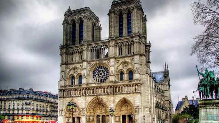 Собор Паризької Богоматері у Франції: історія, легенди