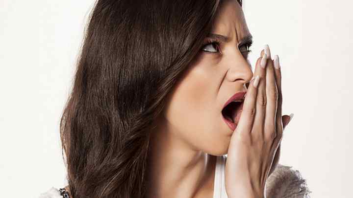 З рота запах тухлого яйця: можливі причини та методи лікування