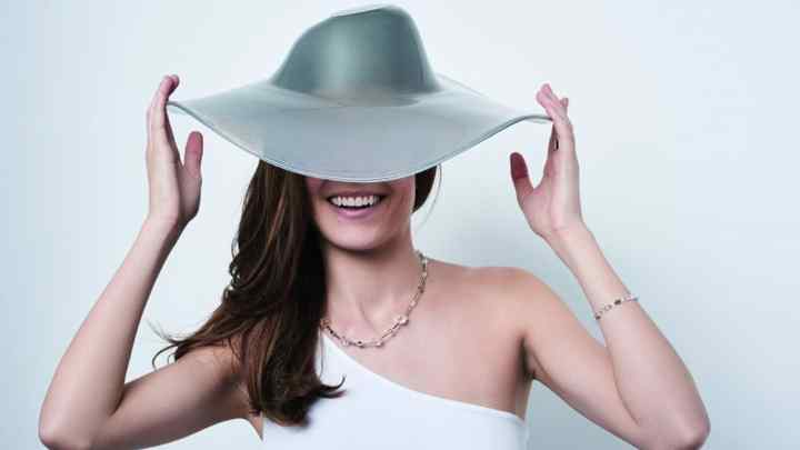Жіночий капелюх - аксесуар для справжніх леді