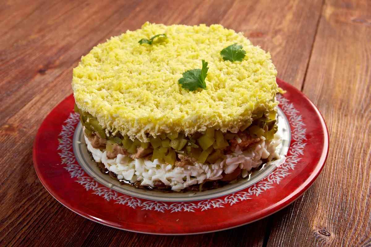 Салат з млинцями: рецепт для святкового столу