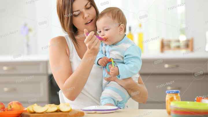 Введення прикорму: правила та рекомендації молодій мамі
