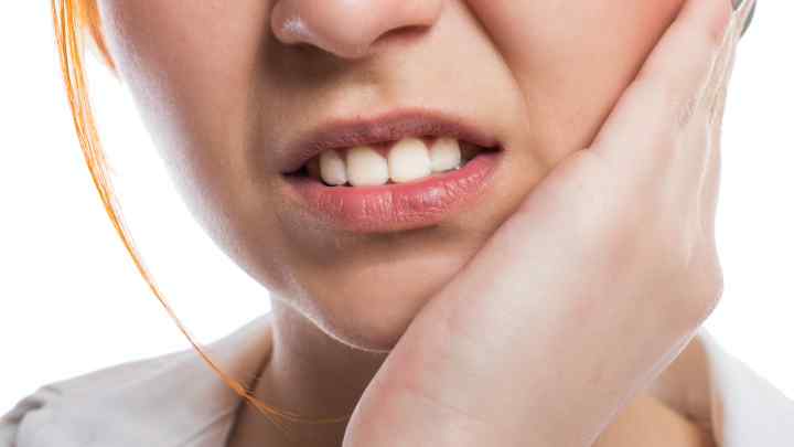 Чому болять всі зуби відразу - що це і особливості лікування