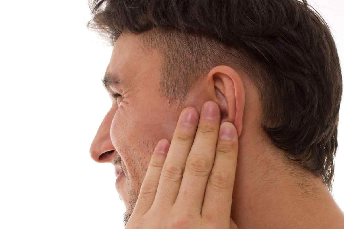Що робити, якщо болить вухо.