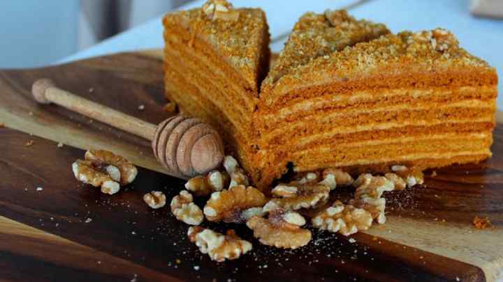 Медовий торт: рецепт приготування смачної ласощі