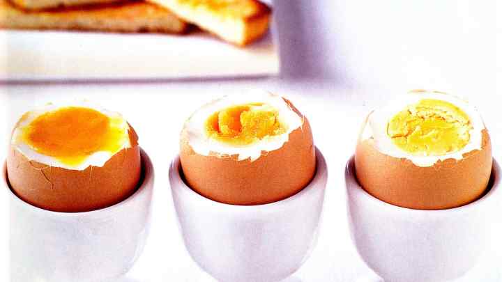Як зварити яйця всмятку, в мішечок і вкруту