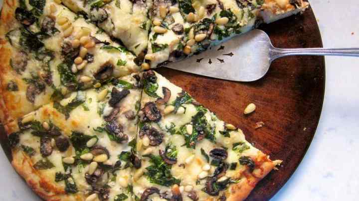 Виберіть улюблений рецепт піци з грибами