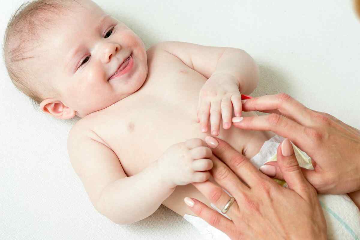 Коліки у новонароджених: що робити? Чим лікувати коліки у новонароджених? Масаж при коліках
