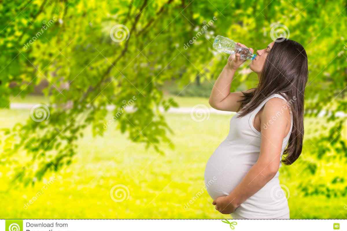Як відходять води у вагітних жінок?