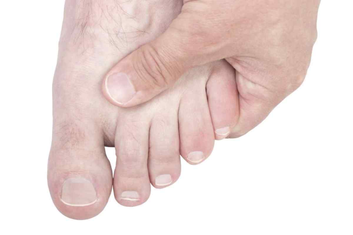 Болить великий палець на нозі: що робити