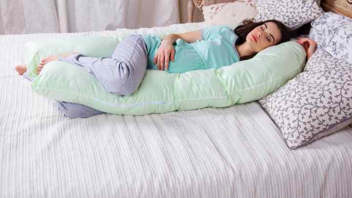 Як вибрати подушку для вагітних - особливості, види та відгуки