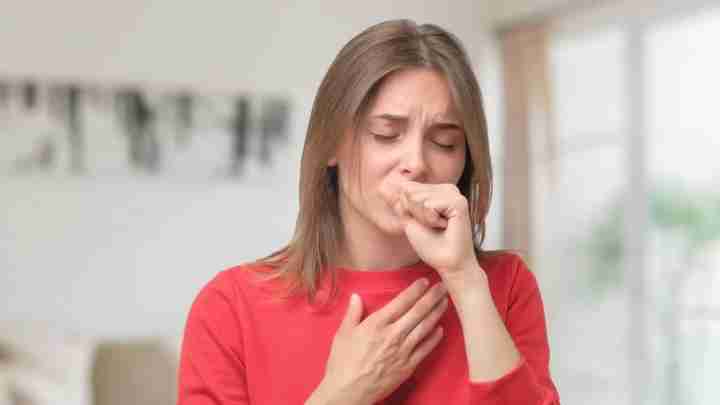 Що робити якщо першить у горлі, кашель замучив?