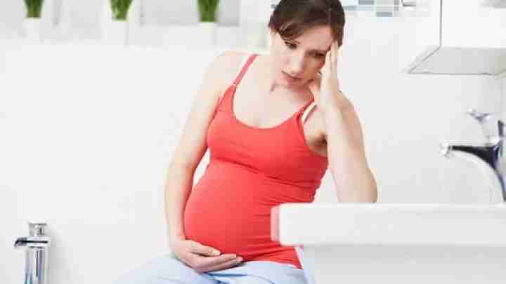 Після місячних нудить: причини, чи може бути вагітність