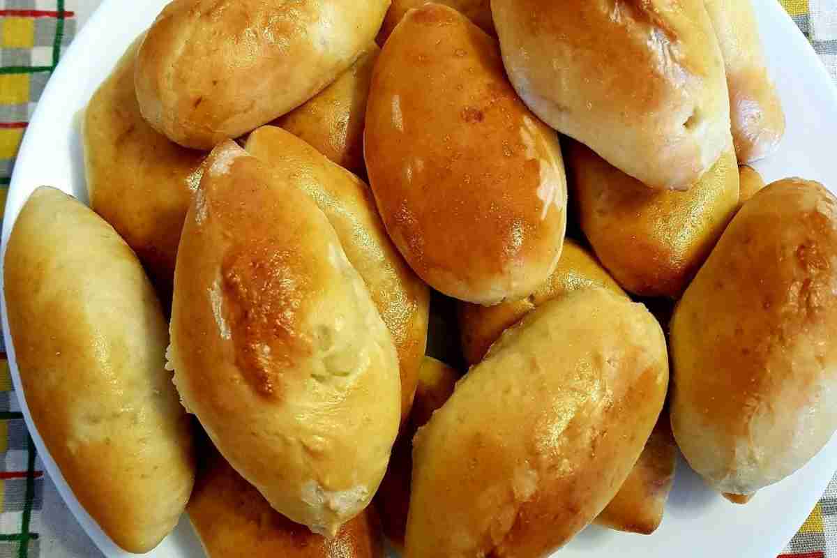 Пиріжки з картоплею в духовці