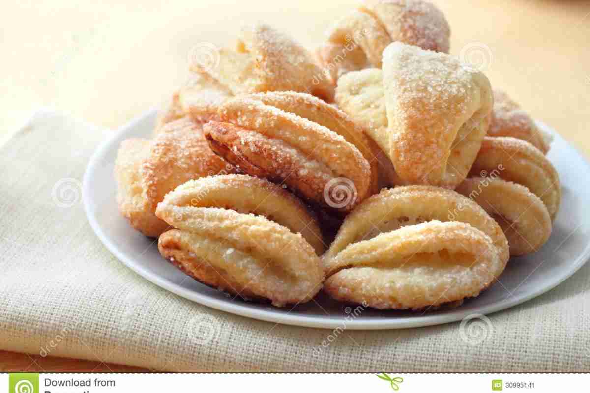 Печиво "Трикутники" з сиру з цукром - дуже смачне і красиве ласощі до чаю