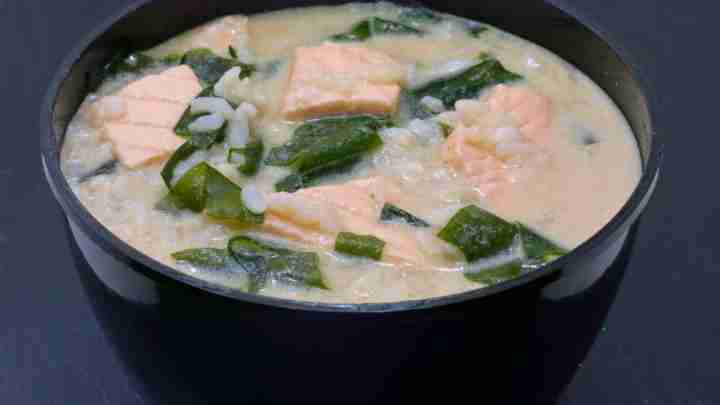 Вершковий суп з лососем