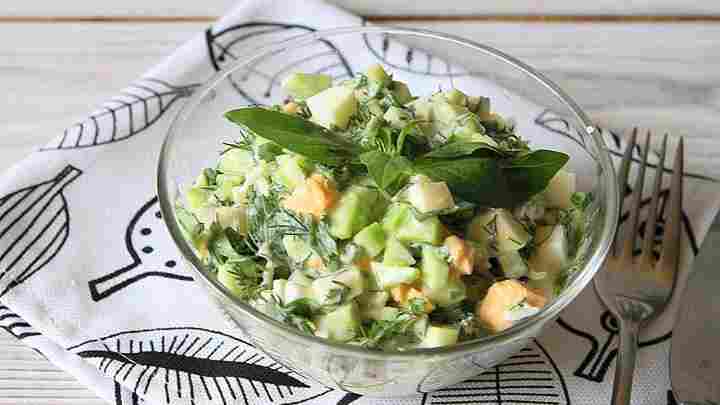 Салат зі свіжої капусти з огірком