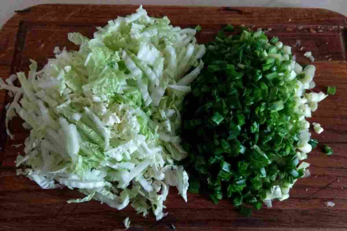 Салат з червоної капусти з зеленню і хреном