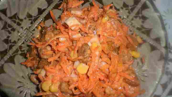 Салат з моркви і кукурудзи