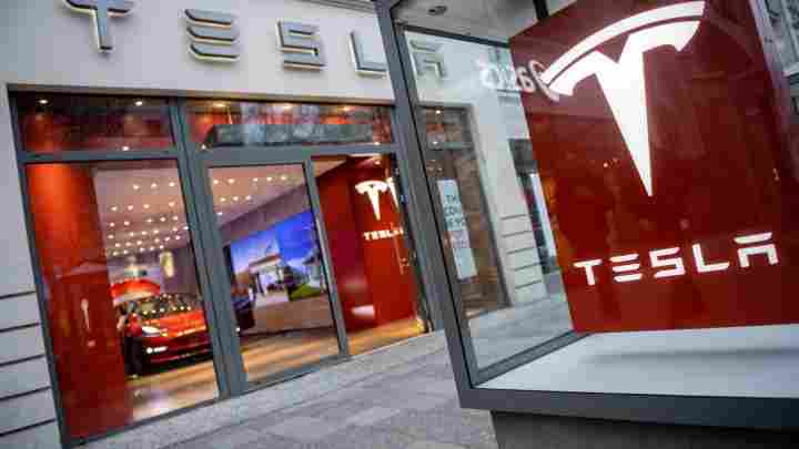 Tesla зазнає збитків 11 кварталів поспіль