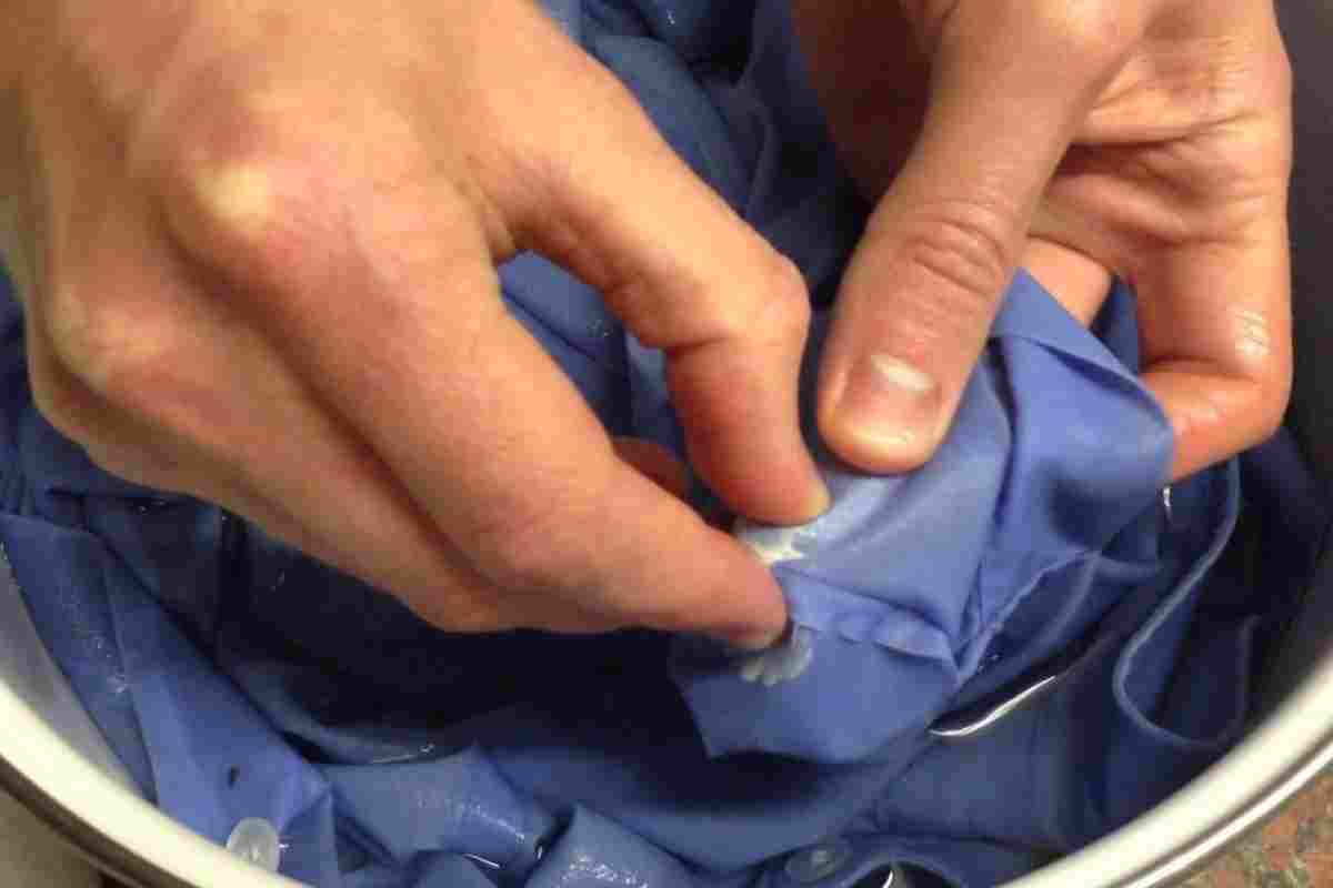 Як позбутися жувальної гумки на одязі