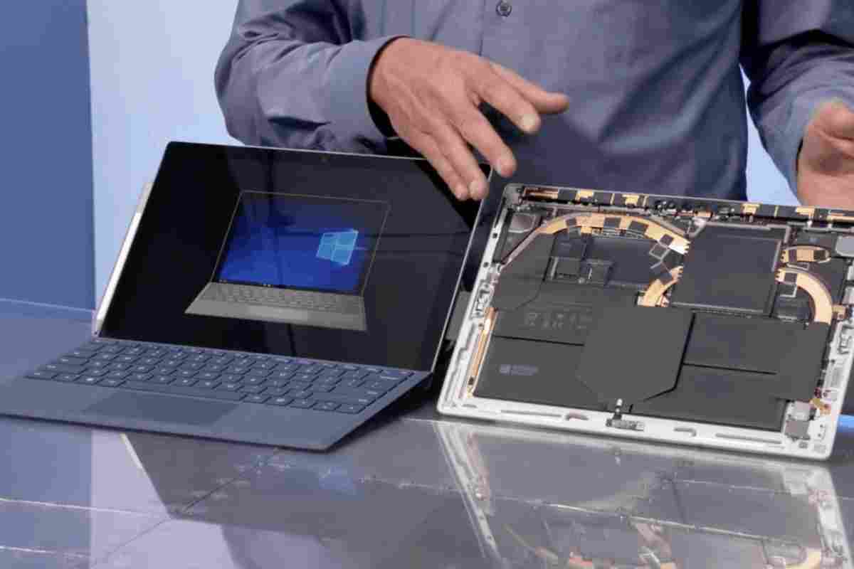 Surface потрібні Microsoft, але негативний ефект на партнерів буде мінімізовано "