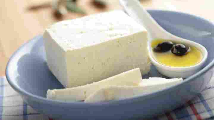 Скільки калорій у сирі бринза