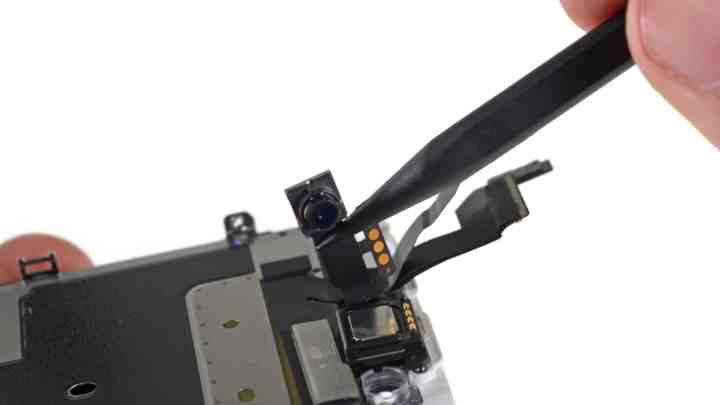 Фото дня: камера з оптичною стабілізацією та інші компоненти iPhone 6
