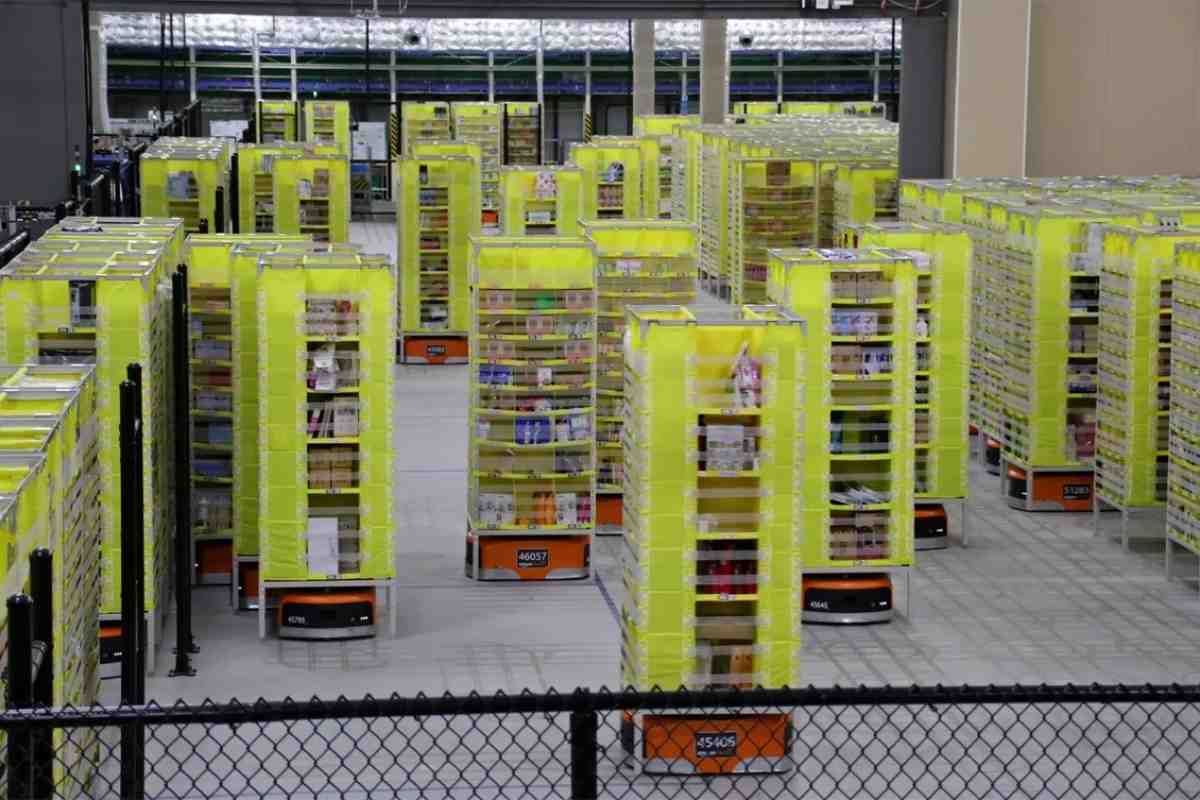 Amazon розповіла про використання на складах роботів Kiva "