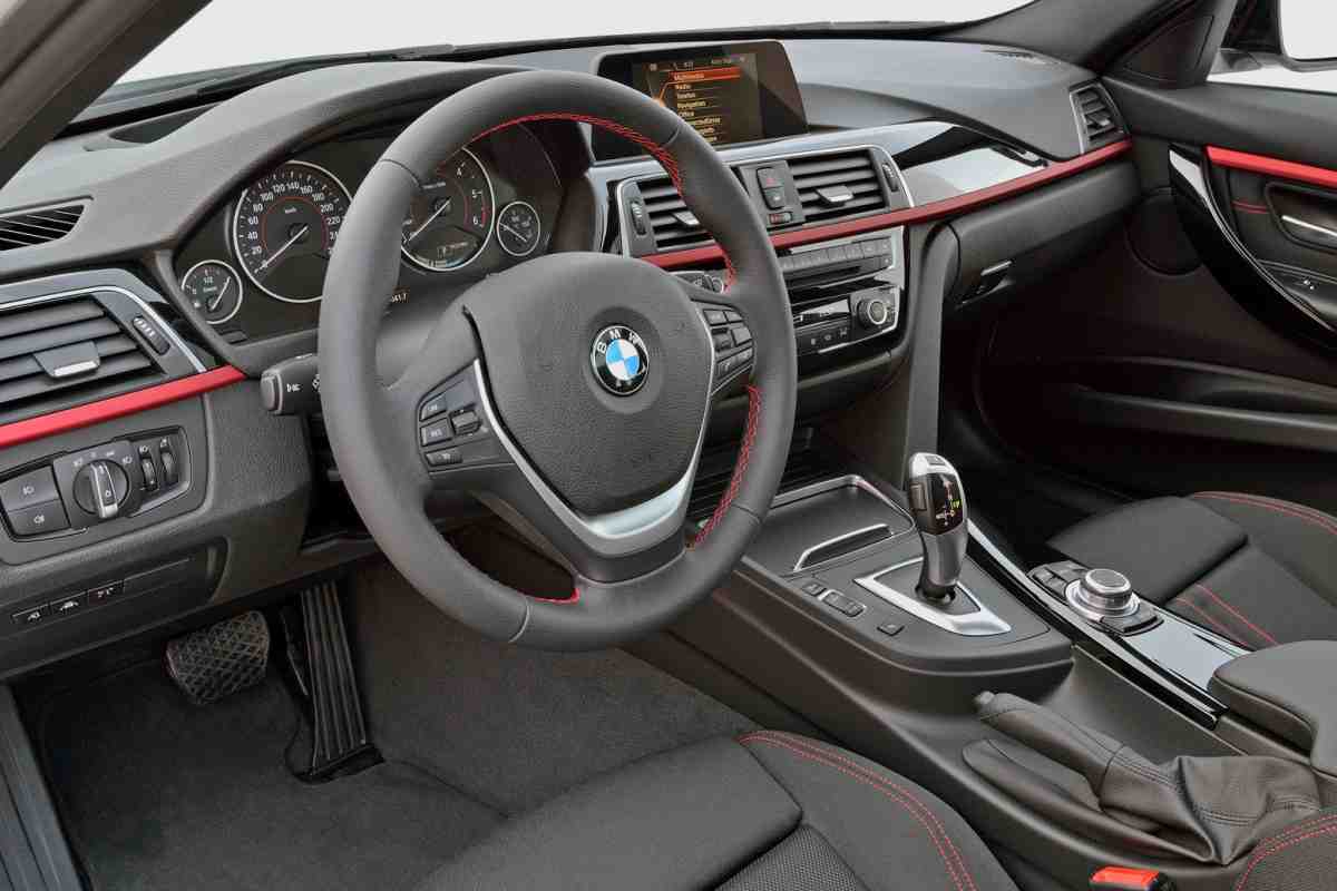 Оновлене сімейство BMW 3 Series включає гібридну версію "