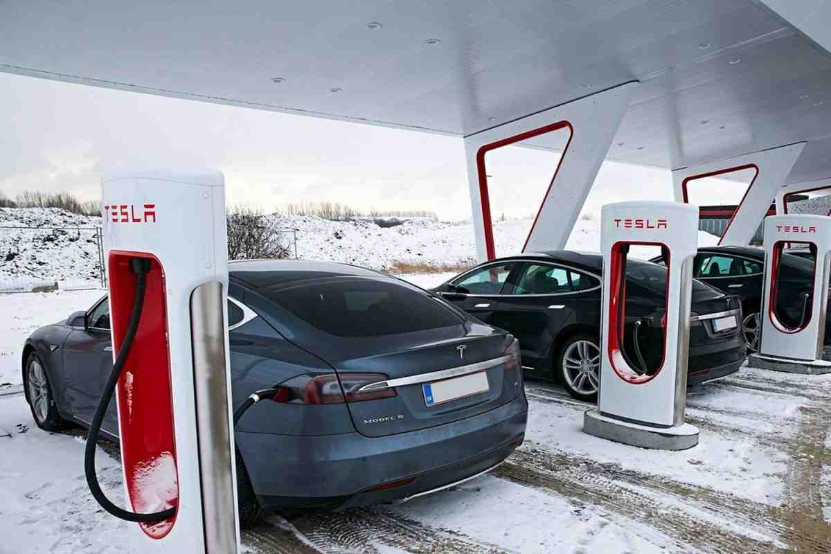 Зарядка на станціях Tesla Supercharger у США стала відчутно дорожче