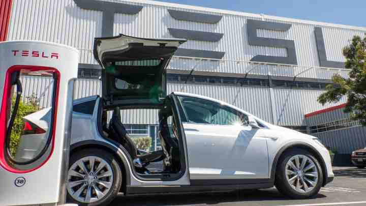 Tesla - № 1 у класі люкс: статистика продажів електрокара Model S в Європі
