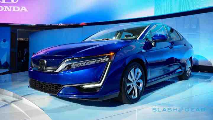 Honda приступила до лізингу електрокарів Clarity Electric 2017 в США