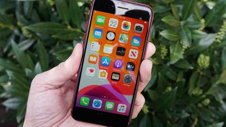 Apple почне виробництво смартфонів в Індії з iPhone SE