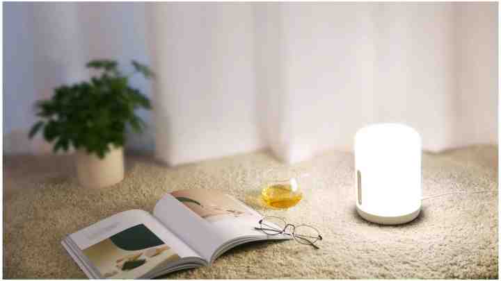 Стельова лампа Xiaomi Yeelight: хай буде світло у вашій кімнаті
