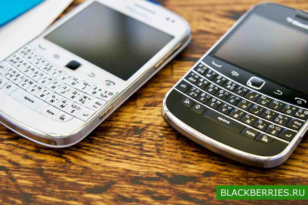 Blackberry повертає смартфон Bold 9900