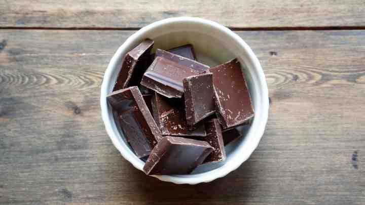 Як відстирати шоколад
