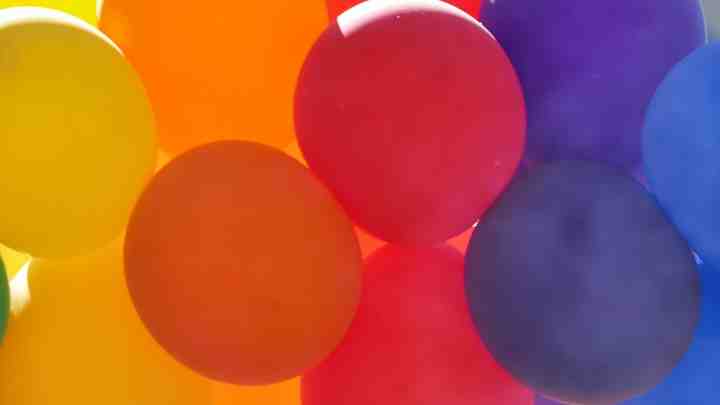 Facebook тестує в Китаї додаток Colorful Balloons