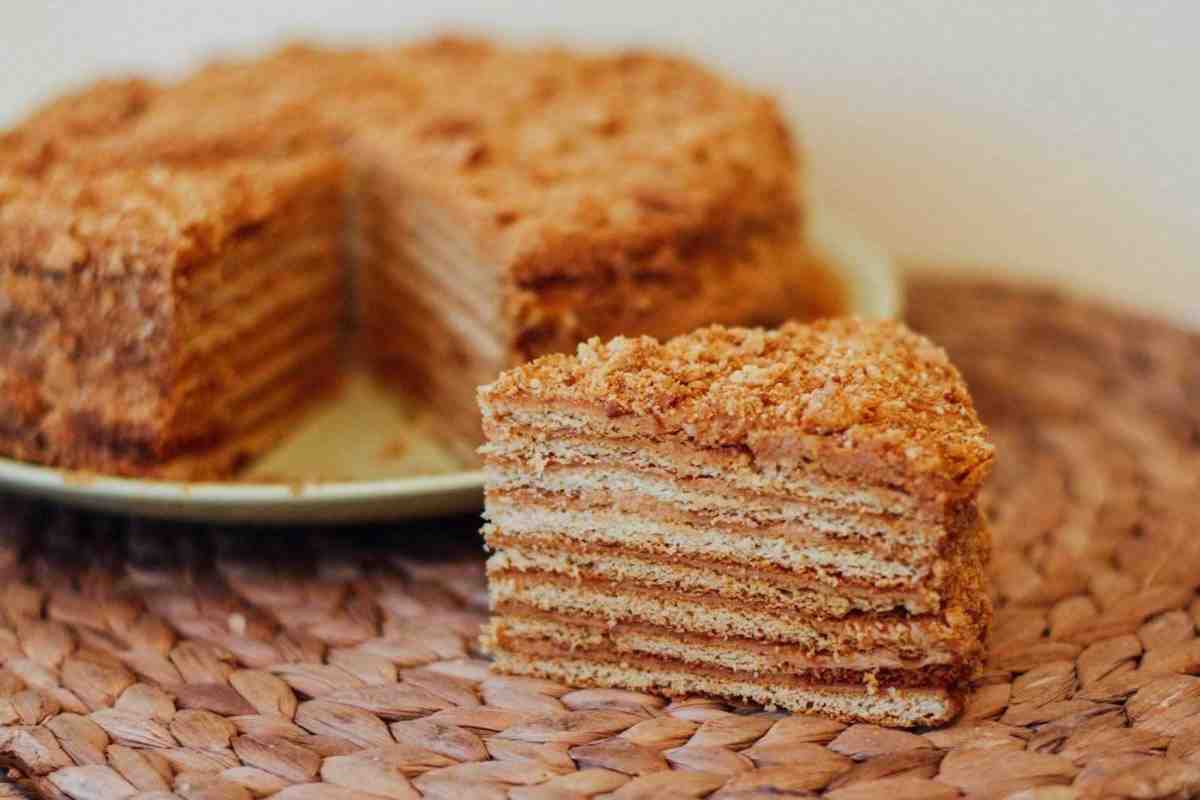 Торт Рижик: класичний рецепт та 7 варіантів приготування в домашніх умовах